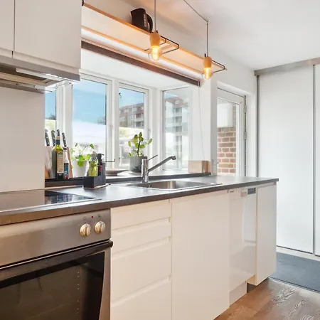 Minimalistisk Studiolejlighed I Centrum Af