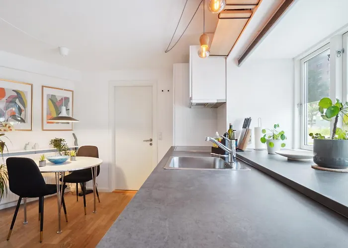 Minimalistisk Studiolejlighed I Centrum Af